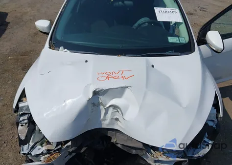 2016 Ford Focus Se z USA, uszkodzony, nr VIN 1FADP3K23GL277219